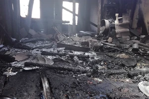 Cháy nhà trong hẻm ở Cần Thơ, dân hoảng loạn