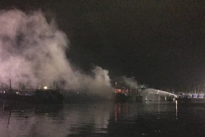 3 tàu cá bị cháy khi neo đậu tránh bão