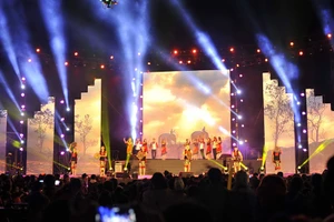 Cả vạn người dự lễ đếm ngược đầu tiên ở Đắk Lắk