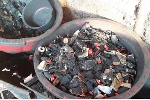 Gần 50 kg pin để nhuộm cà phê trong cơ sở nông sản