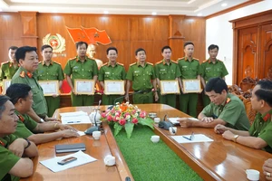 Băng nhóm cưỡng đoạt tài sản ven biển Cà Mau bị bắt