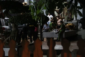 Khám nhà trùm gỗ Phượng ‘râu’ ở Đắk Nông