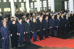 Hơn 50.000 người đến viếng Chủ tịch nước