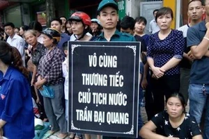 Hàng vạn người dân Ninh Bình chờ đón di hài Chủ tịch nước