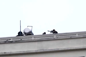 Hiện trường bao vây nghi phạm ma túy tại Vinh