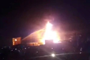 Cháy dữ dội tại một cây xăng ở TP Nha Trang