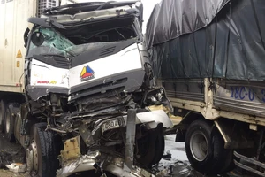 3 ô tô tông liên hoàn trên quốc lộ, 3 người thương vong