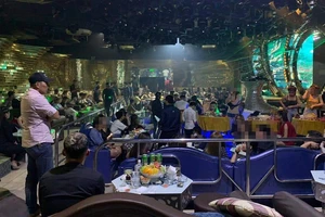 Cả trăm dân chơi nghi sử dụng ma túy trong quán bar ở quận 5