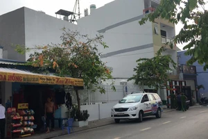 Khám xét nhà 'Đại gia đeo vàng' Phúc XO