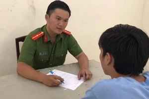 Quận 7: Thuê người tạt chất bẩn vào quán cà phê để giành khách