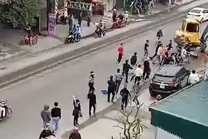 Vụ 2 cha con bị chém: Công an huyện đã khởi tố vụ án