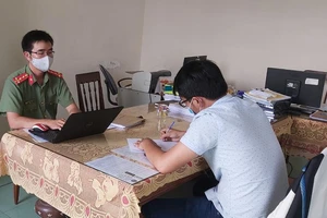 Bị công an mời vì đưa thông tin người khác lên Facebook