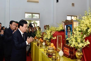 Lãnh đạo Chính phủ, Quân đội... đến viếng 13 liệt sĩ hi sinh 