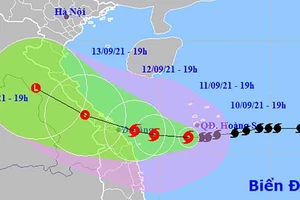 Bão số 5 giật cấp 12 đang cách bờ biển Quảng Trị-Quảng Nam 340km