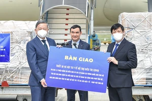 Chuyên cơ chở Thủ tướng và đoàn công tác đã về đến Việt Nam