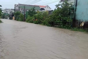 Mưa to khu vực Quảng Ngãi, Bình Định, lũ ở Trung bộ lên nhanh