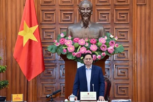 Thủ tướng: Sản xuất bằng được thuốc và vaccine COVID-19