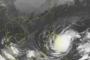 Bão RAI vào Biển Đông mạnh cấp 13, giật cấp 16