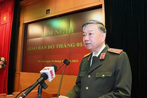 Bộ trưởng Tô Lâm: ‘Không ngăn sông, cấm chợ’, ai cũng được đón Tết an toàn