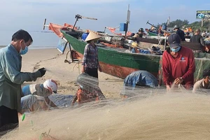 Kiến nghị hỗ trợ người dân bị ảnh hưởng do giá xăng, dầu tăng cao