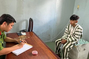 Lợi dụng chủ nhà đang đãi tiệc, nam thanh niên lẻn vào trộm tiền, vàng 