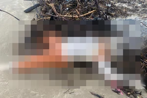 Thi thể 1 phụ nữ trôi dạt vào bờ biển Quảng Bình