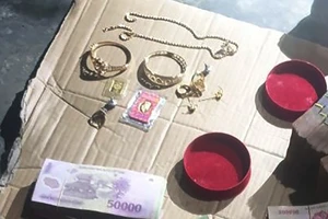 Chồng đột nhập vào phòng trộm hơn 2,3 tỉ đồng của vợ