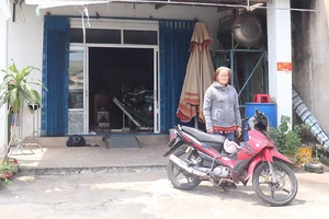 1 phụ nữ vào tiệm gội đầu trộm cắp tài sản