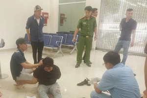 1 ngân hàng ở Bình Dương bị kẻ có súng xông vào cướp