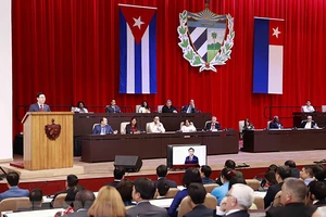 Chủ tịch Quốc hội Vương Đình Huệ phát biểu tại phiên họp đặc biệt của Quốc hội Cuba