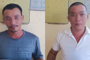 Bị nhắc hát karaoke gây ồn, 2 người ném mắm tôm vào nhà trả đũa