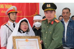 Tặng Huân chương Bảo vệ Tổ quốc hạng Ba cho 3 chiến sỹ CSGT hy sinh