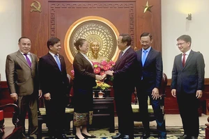 Bí thư TP.HCM Nguyễn Văn Nên tiếp Tổng Lãnh sự Lào chào từ biệt