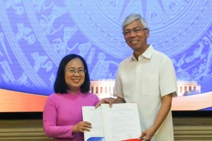 Bà Đinh Thị Thanh Thủy làm Phó Chánh Văn phòng UBND TP.HCM