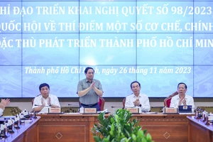 Thủ tướng: Phân cấp càng mạnh càng tốt để TP.HCM thực hiện Nghị quyết 98