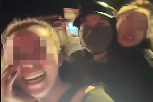 Công an làm rõ clip 5 cô gái đi trên 1 xe máy 