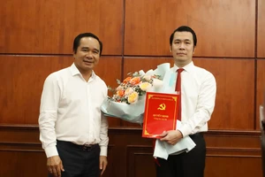 Công bố quyết định tiếp nhận ông Trương Tấn Sơn về Ban Tổ chức Tỉnh ủy Long An