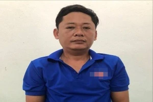 Vi phạm nồng độ cồn, còn dùng tay đánh CSGT làm nhiệm vụ. Ảnh: CA