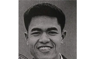 Đâm vợ rồi bỏ trốn gần 10 năm ra đầu thú 