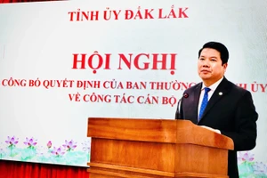 Đắk Lắk: Tạm dừng kỳ họp HĐND miễn nhiệm, bầu chủ tịch UBND huyện