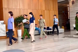 Khám xét nơi ở của Nguyễn Thúc Thùy Tiên