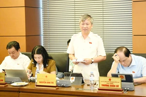 ĐBQH: Nhiều mâm cơm ở các bữa tiệc giá vài tạ thóc nhưng ăn thì ít mà đổ bỏ thì nhiều