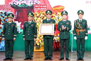 Biên phòng tỉnh An Giang đón nhận Huân chương Chiến công hạng Nhì