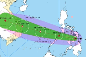 Bão KALMAEGI tiến nhanh vào Biển Đông, giật trên cấp 17