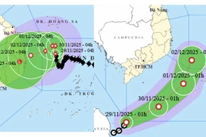 Bão số 15 và áp thấp nhiệt đới cùng hoạt động trên Biển Đông