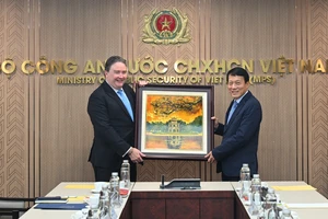 Bộ trưởng Lương Tam Quang tiếp Đại sứ Hoa Kỳ Marc Knapper chào từ biệt