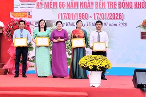 Họp mặt kỷ niệm 66 năm Ngày Bến Tre Đồng Khởi