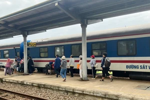 Công an cảnh báo thủ đoạn lừa đảo vé máy bay, tàu, xe online dịp cuối năm