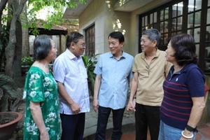 Bộ trưởng Lương Tam Quang chúc Tết các nguyên lãnh đạo Bộ Công an tại TP.HCM