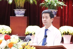 Thành ủy Cần Thơ tổ chức họp mặt kỷ niệm 96 năm Ngày thành lập Đảng